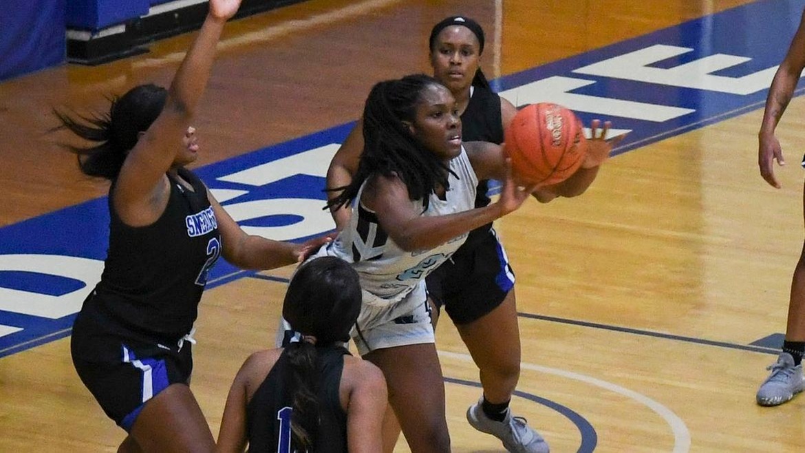 Gore Posts Double-Double at Jackson State Saturday