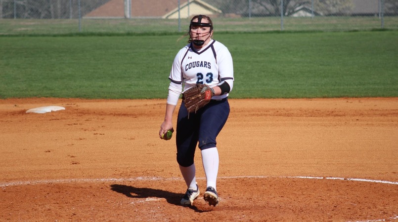 Softball Goes 2-1 In First Day of Border Battle Tournament